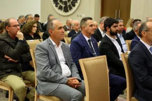 Η ΕΑΚ παρουσίασε το βιβλίο των 50χρονων και τίμησε τους πρωτεργάτες της (φώτος)