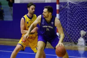 Μεγάλο... ΔΙΠΛΟ η Ανόρθωση (φώτος)