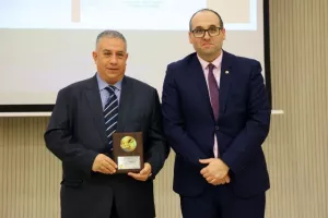 Η ΕΑΚ παρουσίασε το βιβλίο των 50χρονων και τίμησε τους πρωτεργάτες της (φώτος)