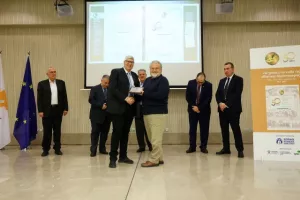 Η ΕΑΚ παρουσίασε το βιβλίο των 50χρονων και τίμησε τους πρωτεργάτες της (φώτος)