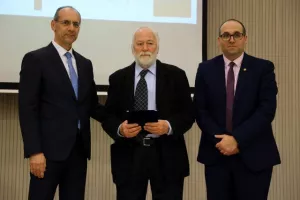Η ΕΑΚ παρουσίασε το βιβλίο των 50χρονων και τίμησε τους πρωτεργάτες της (φώτος)