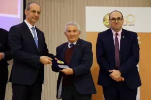 Η ΕΑΚ παρουσίασε το βιβλίο των 50χρονων και τίμησε τους πρωτεργάτες της (φώτος)