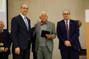 Η ΕΑΚ παρουσίασε το βιβλίο των 50χρονων και τίμησε τους πρωτεργάτες της (φώτος)