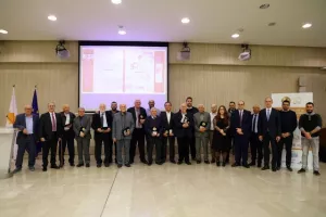 Η ΕΑΚ παρουσίασε το βιβλίο των 50χρονων και τίμησε τους πρωτεργάτες της (φώτος)