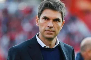 Ο Πελεγκρίνο αναλαμβάνει την Κάντιθ