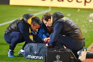 Πρόστιμο στην Ομόνοια για την κροτίδα στο ball boy