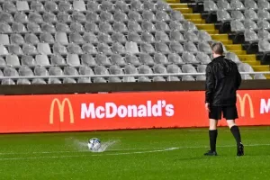 ΑΠΟΕΛ-Καρμιώτισσα: Το φωτορεπορτάζ της... αναβολής