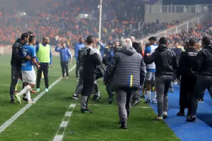 Ένταση και δεκάλεπτη διακοπή στο ΓΣΠ (Φώτος)
