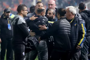 Ένταση και δεκάλεπτη διακοπή στο ΓΣΠ (Φώτος)