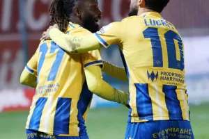 Νέα Σαλαμίνα-ΑΠΟΕΛ: Από εξάρα σε… τεσσάρα! (Φώτος)