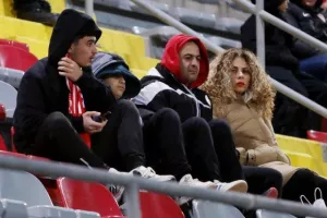 (ΦΩΤΟΡΕΠΟΡΤΑΖ) Ο κόσμος στο Νέα Σαλαμίνα-ΑΠΟΕΛ