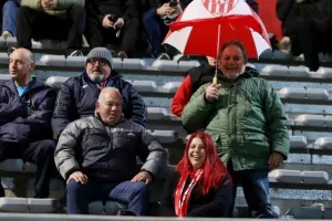 (ΦΩΤΟΡΕΠΟΡΤΑΖ) Ο κόσμος στο Νέα Σαλαμίνα-ΑΠΟΕΛ