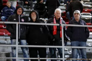 (ΦΩΤΟΡΕΠΟΡΤΑΖ) Ο κόσμος στο Νέα Σαλαμίνα-ΑΠΟΕΛ