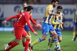 Νέα Σαλαμίνα-ΑΠΟΕΛ: Από εξάρα σε… τεσσάρα! (Φώτος)