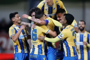 Νέα Σαλαμίνα-ΑΠΟΕΛ: Από εξάρα σε… τεσσάρα! (Φώτος)