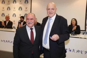 Επίσημη παράδοση καθηκόντων στον νέο Πρόεδρο του ΚΟΑ Γιάννη Ιωάννου (Φώτος)