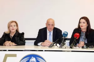 Επίσημη παράδοση καθηκόντων στον νέο Πρόεδρο του ΚΟΑ Γιάννη Ιωάννου (Φώτος)