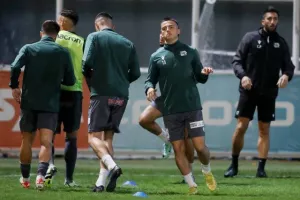 Οθέλλος-ΑΕΚ: Πρώτη γκέλα... με Μπεν Σιμόν! (Φώτος)