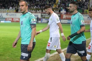 Οθέλλος-ΑΕΚ: Πρώτη γκέλα... με Μπεν Σιμόν! (Φώτος)