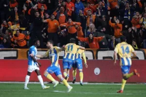 ΑΠΟΕΛ-Ανόρθωση: Χρυσή αλλαγή ο Τομανέ έστειλε στο +5 τους γαλαζοκίτρινους!