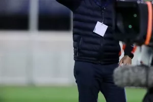 Εθνικός-ΑΠΟΕΛ: ΜΠΑΜ με Καμπρέρα!