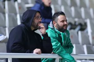 Αγωνία; Μπα...