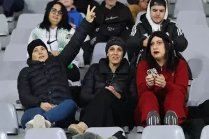 Απόλλων-Άρης: Άντεξε στην πίεση και πλησίασε στην κορυφή η "Ελαφρά Ταξιαρχία" 