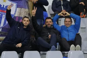 (ΦΩΤΟΡΕΠΟΡΤΑΖ) Ο κόσμος στο Άρης - Ανόρθωση