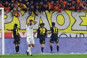 Απόλλων-ΑΠΟΕΛ: Θρίλερ χωρίς νικητή με γαλαζοκίτρινη... επιστροφή