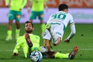 ΑΕΚ - Ομόνοια: Έφερε τα... κάτω - πάνω και συνέχισε το εντυπωσιακό σερί! (Φώτος)