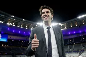 Ο Κακά έφτιαξε τον ιδανικό ποδοσφαιριστή και δεν επέλεξε πουθενά τον Κριστιάνο (Βίντεο)