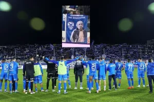 Το πανό που ξεχώρισε στο ΠΑΠ: "Ο προπονητής της προσφυγιάς" 