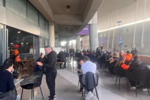 Τελευταίο καφεδάκι... πριν το ντέρμπι 