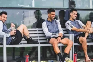 Σουάρες: "Πίστευα ότι ο Μέσι θα έμενε για πάντα στην Μπαρτσελόνα"