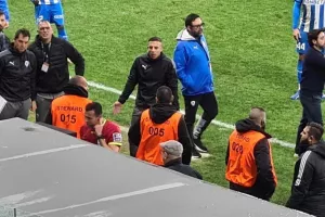 Ζήτησε πέναλτι ο Άρης - Παρέμβαση VAR - Σταθερός... στην άποψη του ο Alessandro Dudic