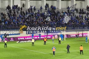 Μετά την ήττα/ Ευχαριστίες και... οι φανέλες στο πέταλο (Φώτος Kerkida)