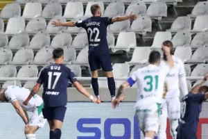 Τάνκοβιτς... με 8+8!