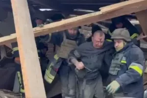 Η Ρωσία εξαπέλυσε πυραυλικές επιθέσεις σε διάφορους τομείς της ουκρανικής επικράτειας