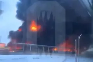Ρωσία: Στις φλόγες αποθήκη πετρελαίου στο Μπριάνσκ έπειτα από επίθεση ουκρανικού drone