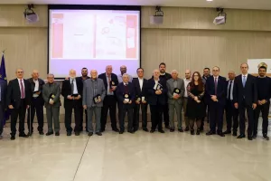 Η ΕΑΚ παρουσίασε το επετειακό λεύκωμα των 50 χρόνων και τίμησε τα παλαιότερα μέλη της