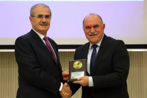 Στην παρουσίαση του λευκώματος των 50χρονων της ΕΑΚ η ηγεσία του ΚΟΑ