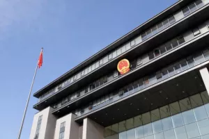 Το Πεκίνο ανακοίνωσε ότι καταδίκασε Βρετανό πολίτη σε κάθειρξη 5 ετών για κατασκοπεία