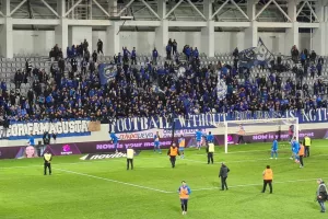 Μετά την ήττα/ Ευχαριστίες και... οι φανέλες στο πέταλο (Φώτος Kerkida)