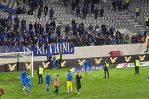 Μετά την ήττα/ Ευχαριστίες και... οι φανέλες στο πέταλο (Φώτος Kerkida)