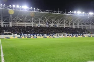 ΘΥΡΑ 1/''Κανείς και... τίποτα''
