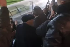 (Βίντεο kerkida) Το χάρηκε ο Κίκης - Χειροκρότημα και αγκαλιές