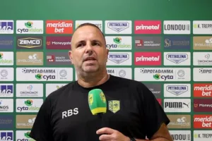 Μπεν Σιμόν ενόψει Οθέλλου: "Είναι ματς πρόκληση/Δεν έχουμε απουσίες"