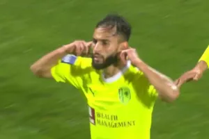 ΕΤΣΙ άνοιξε το σκορ η ΑΕΚ με Φαράζ (βίντεο)