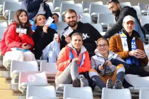 (Φωτορεπορτάζ) Ο κόσμος στο "Στ. Κυριακίδης"