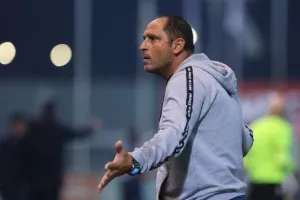 ΑΕΖ-Ομόνοια: "Γκέλα" στο πρώτο εκτός έδρας παιχνίδι του Ρέιχνταλ